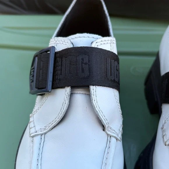 UGG women Ashton White and Black Loafers - Picture 4 of 13